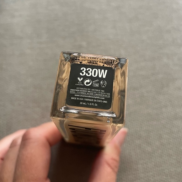 NEW Anastasia Beverly Hills Luminous Foundation 330W - Picture 5 of 7